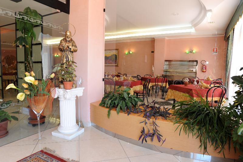 Hotel Garden San Giovanni Rotondo Bagian luar foto